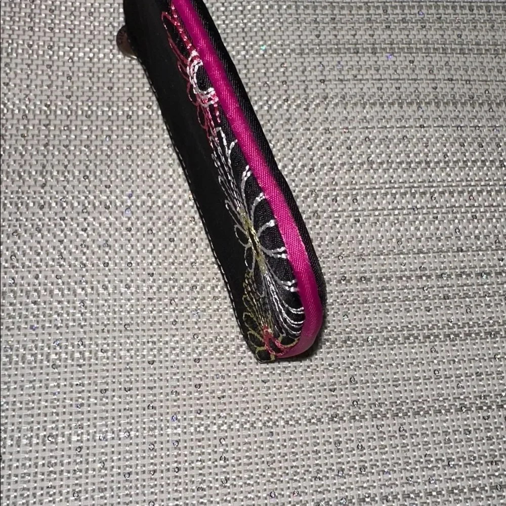 TRAVELON RFID Black Yellow Pink Floral Embroidery Daisy Double Zip Clutch Wallet